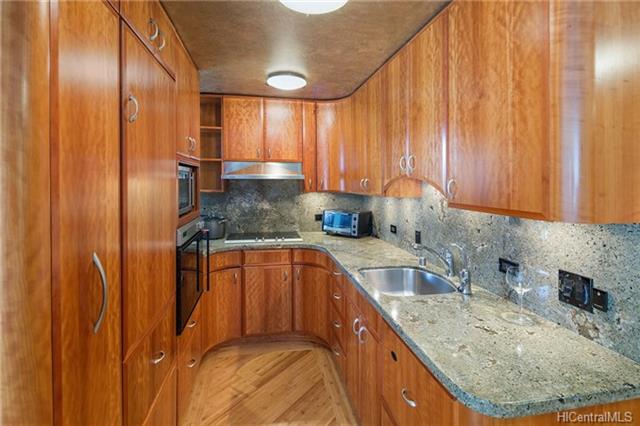 2979 Kalakaua Avenue  Unit 804