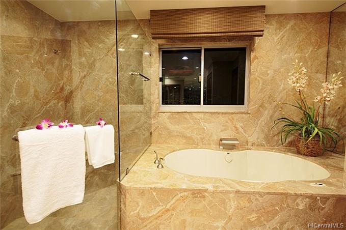 2969 Kalakaua Avenue  Unit 1201