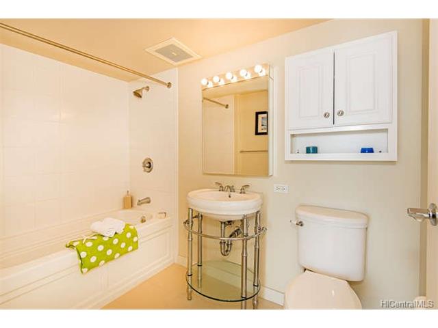 1296 Kapiolani Boulevard  Unit 4206