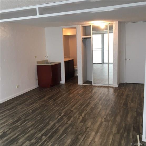 440 Lewers Street  Unit 402