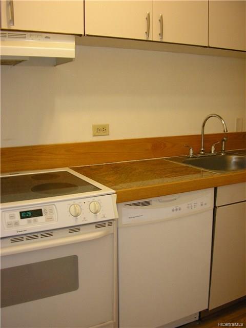2345 Ala Wai Boulevard  Unit 1101