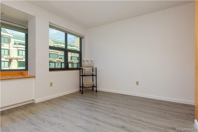 545 Queen Street  Unit 543