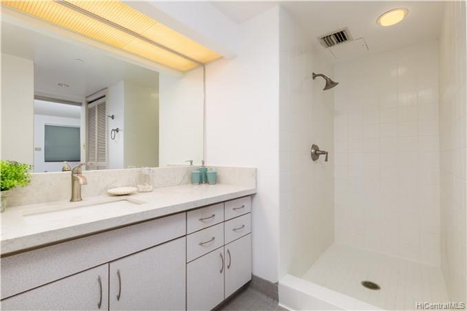 545 Queen Street  Unit 543