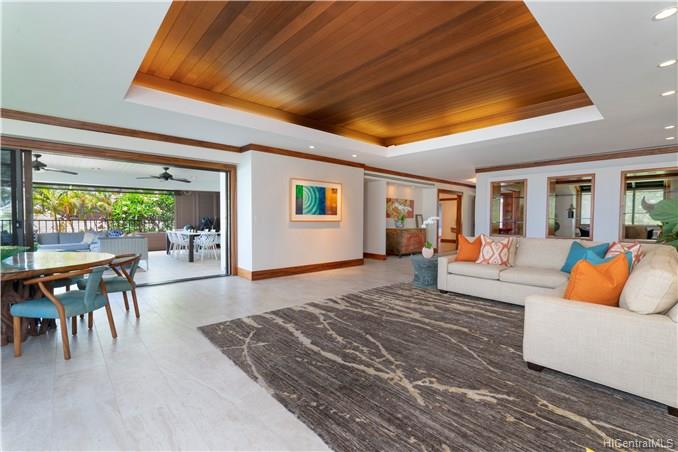 3165 Diamond Head Road  Unit 4