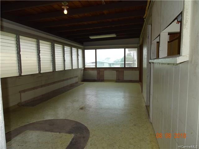 3489 Manoa Road