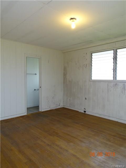 3489 Manoa Road