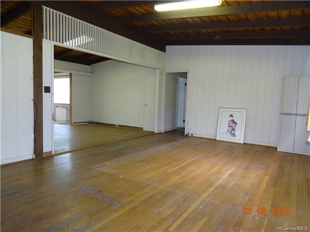 3489 Manoa Road