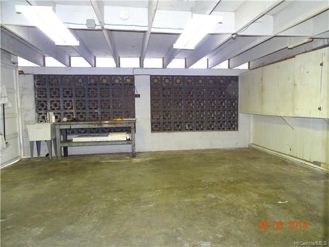 3489 Manoa Road