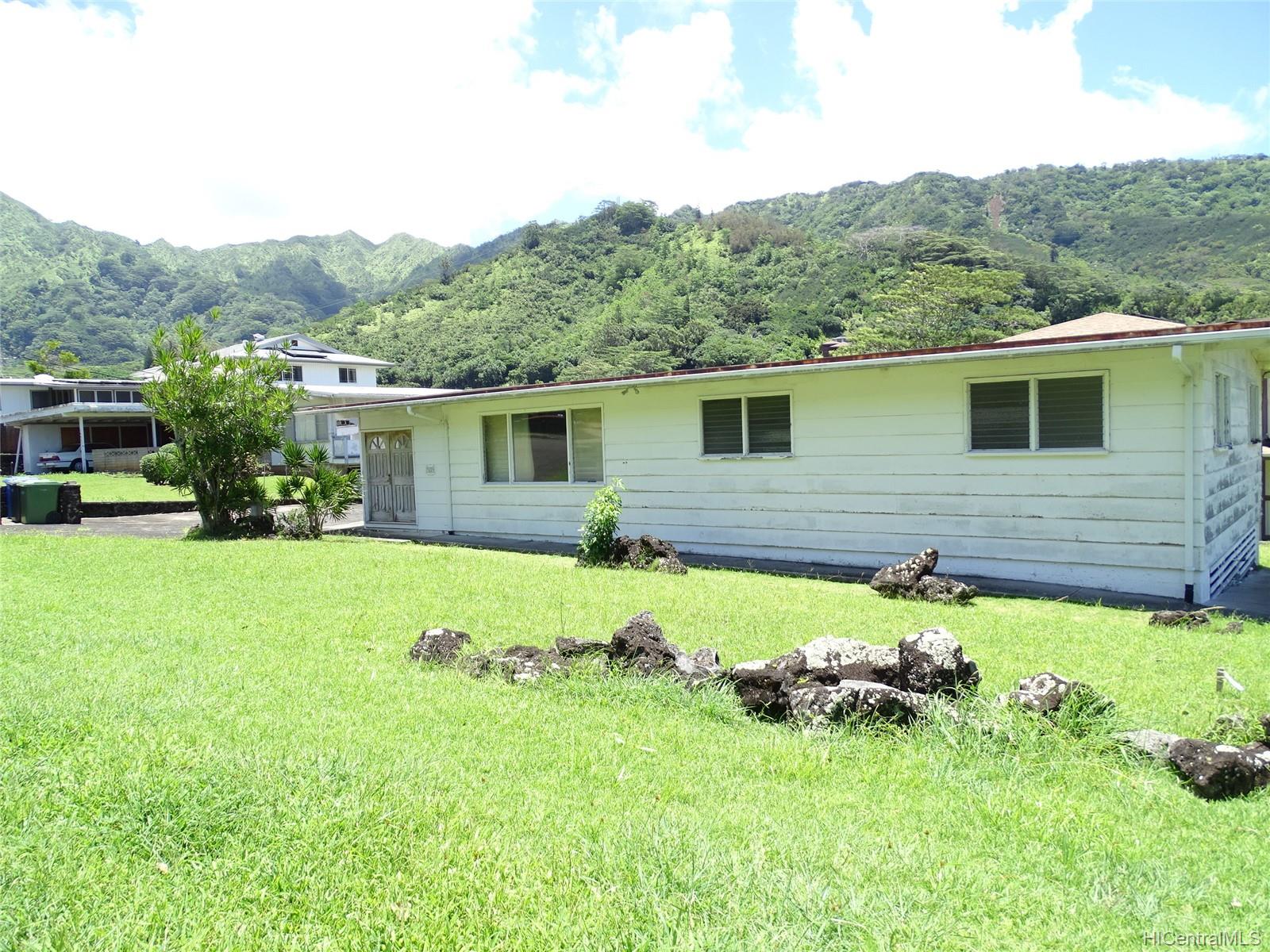 3489 Manoa Road