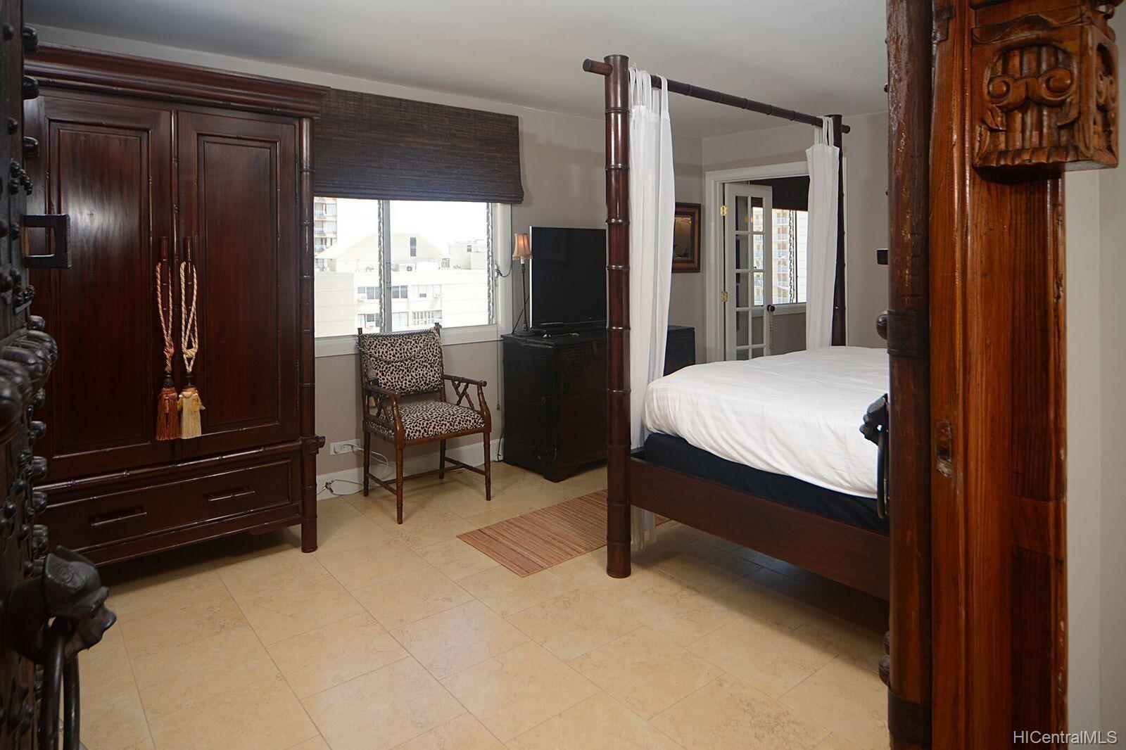 155 Paoakalani Avenue  Unit PH2
