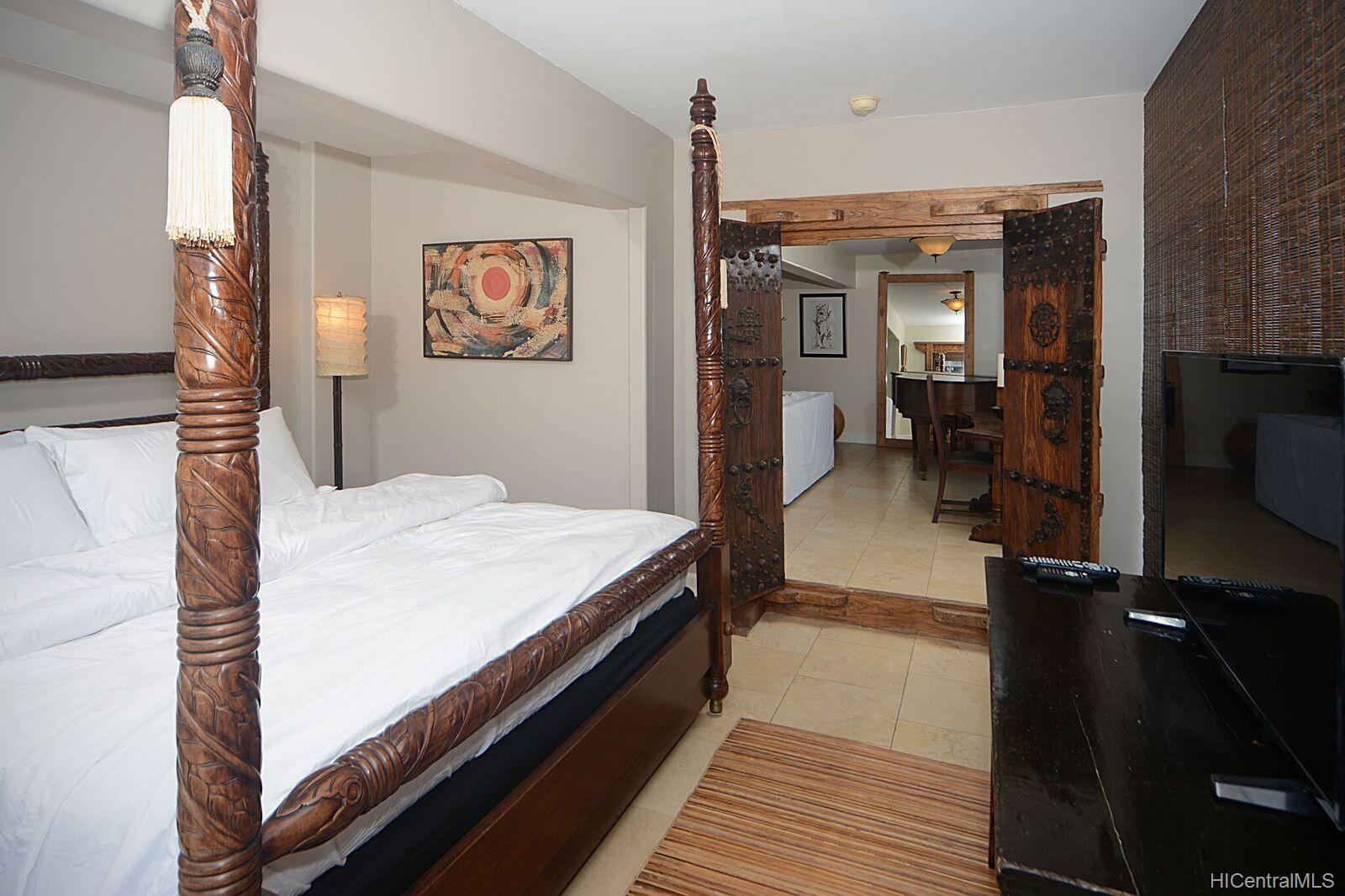 155 Paoakalani Avenue  Unit PH2