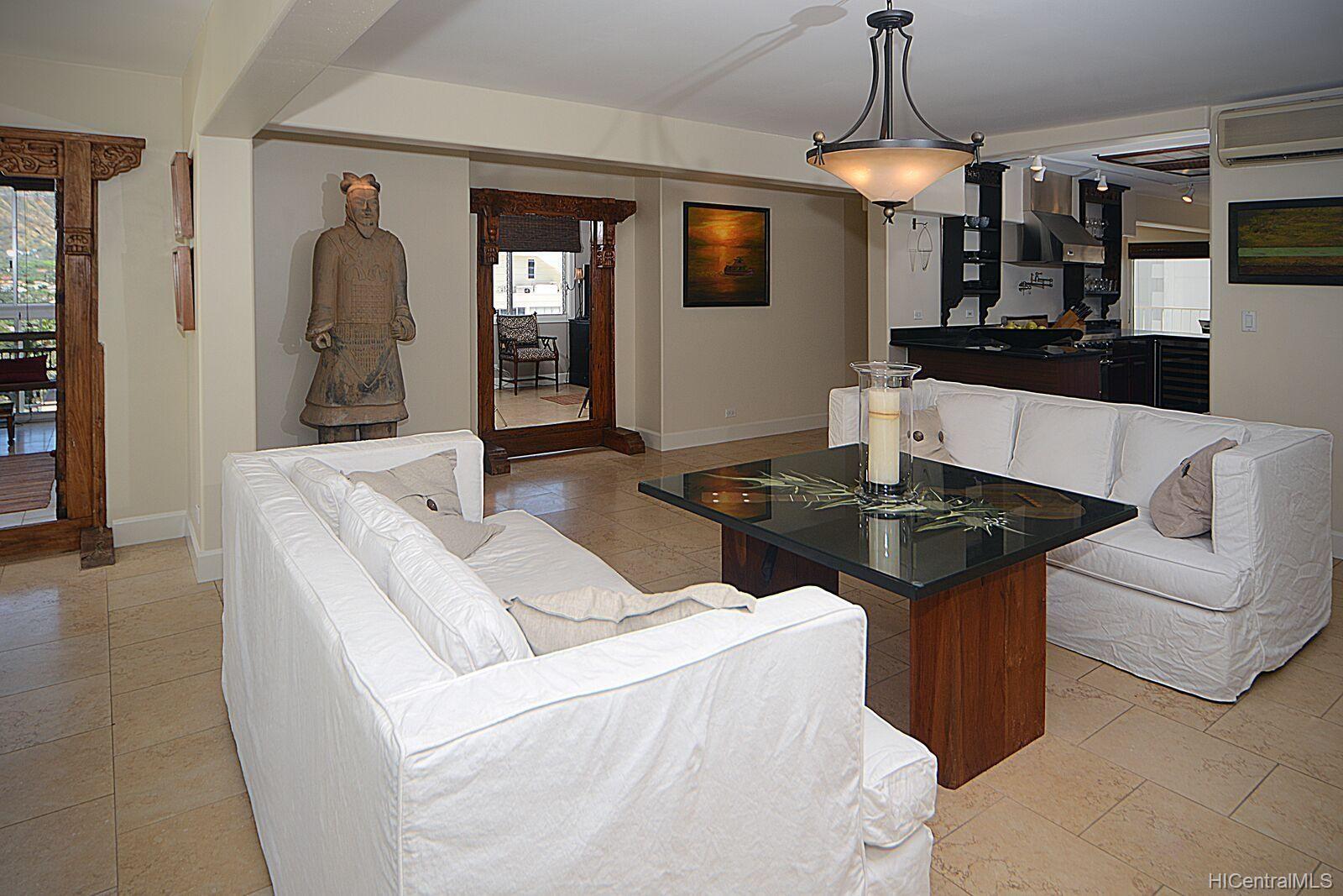 155 Paoakalani Avenue  Unit PH2