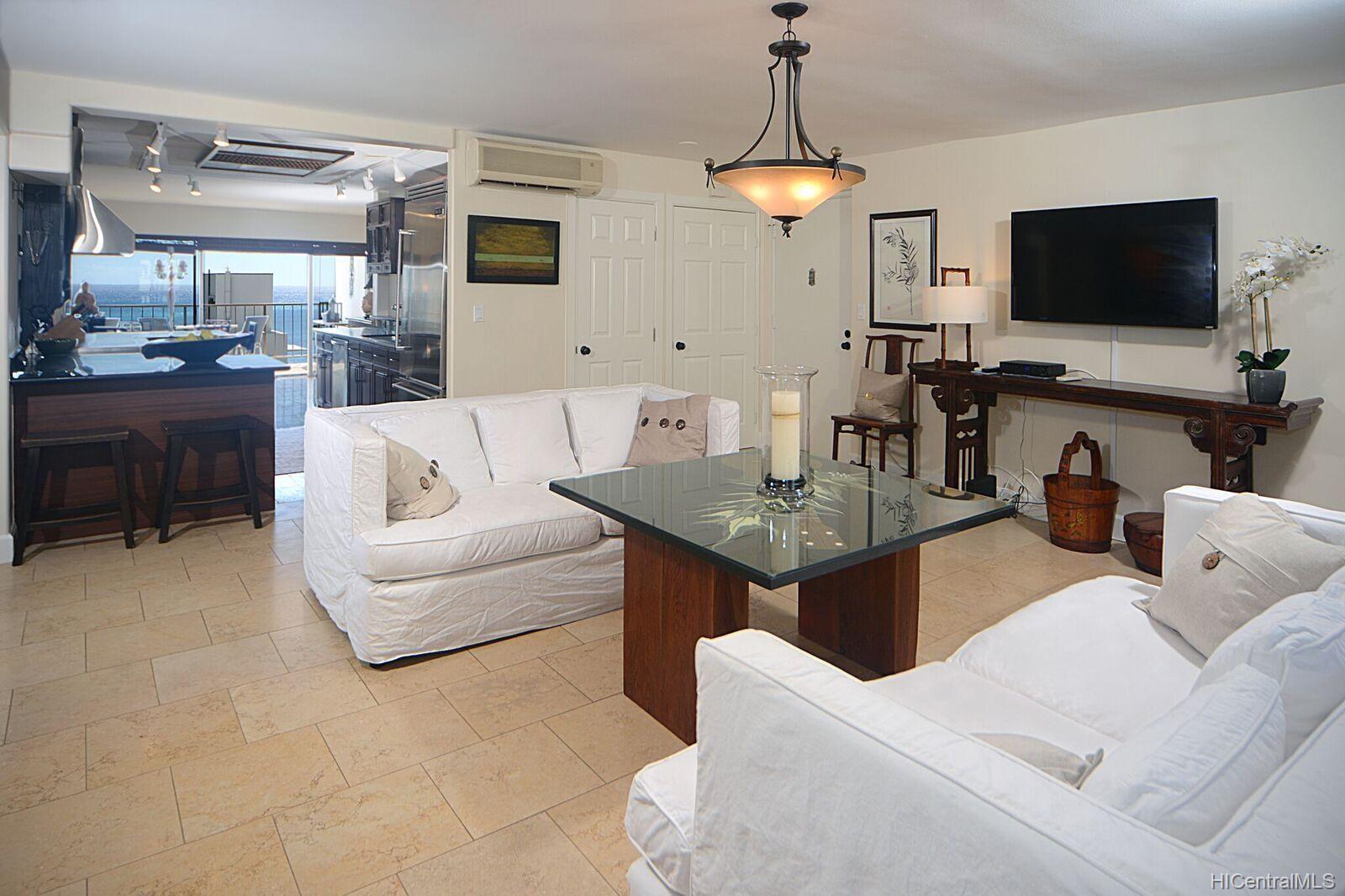 155 Paoakalani Avenue  Unit PH2