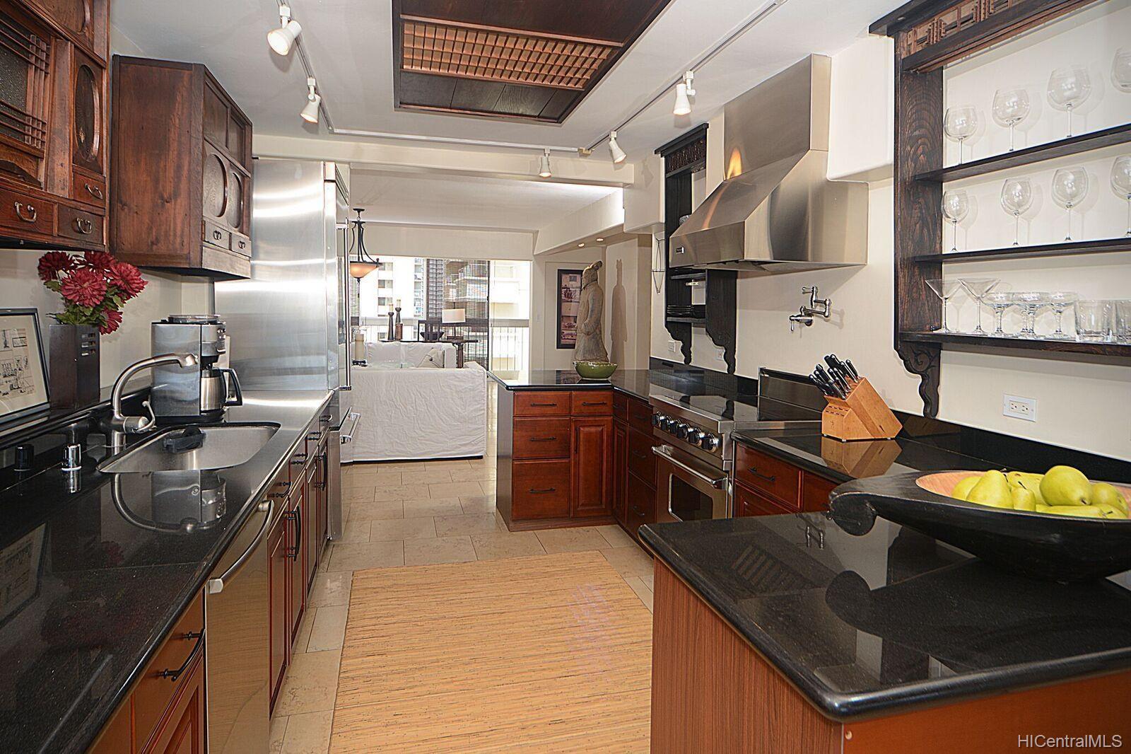 155 Paoakalani Avenue  Unit PH2