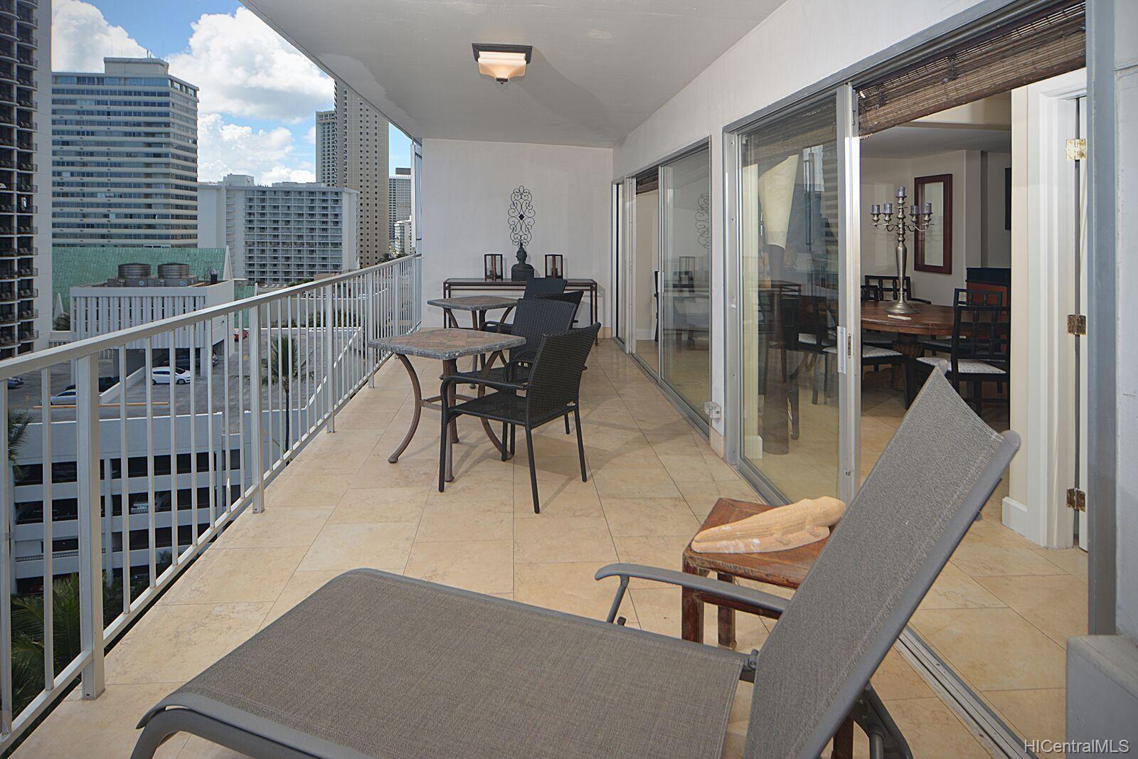 155 Paoakalani Avenue  Unit PH2