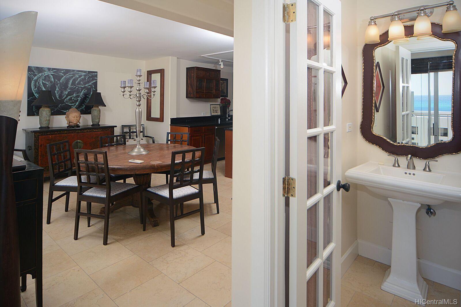 155 Paoakalani Avenue  Unit PH2