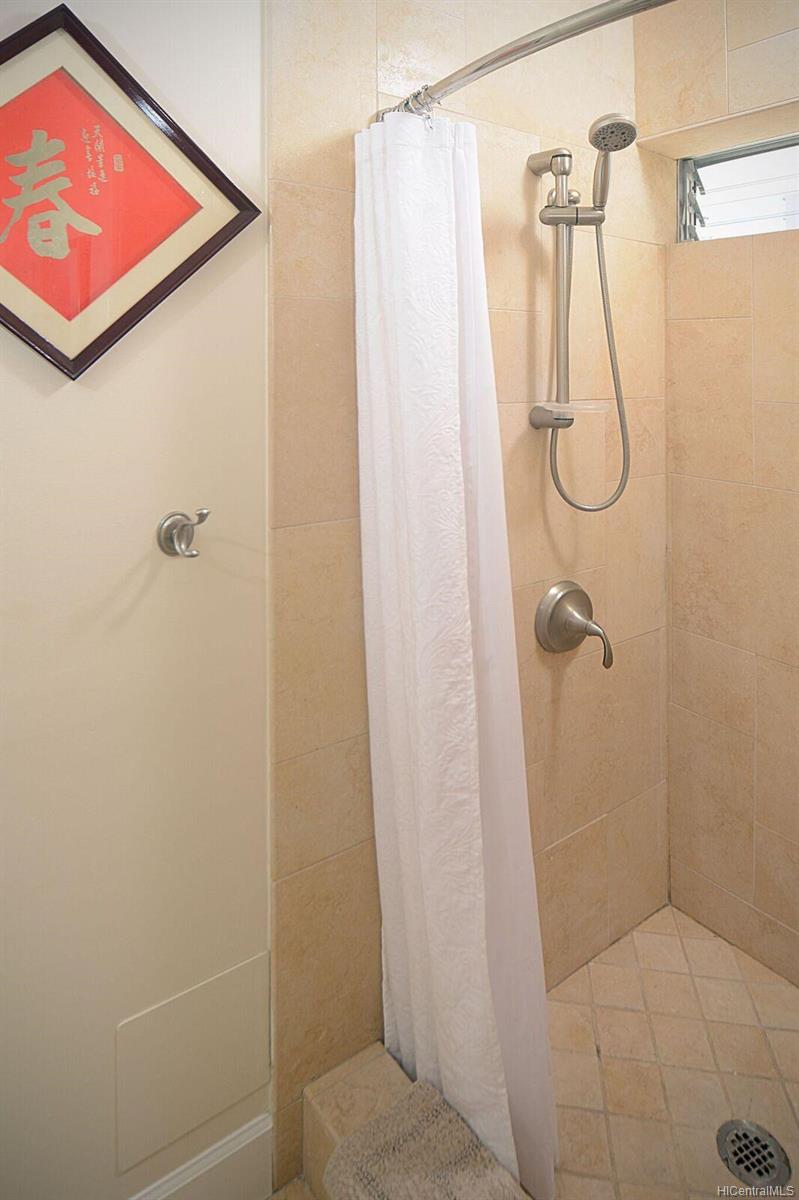 155 Paoakalani Avenue  Unit PH2