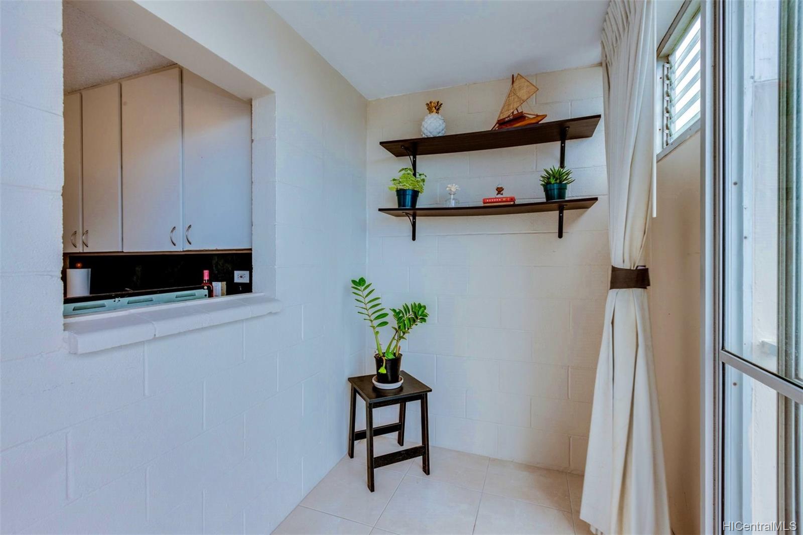 2609 Ala Wai Boulevard  Unit 902