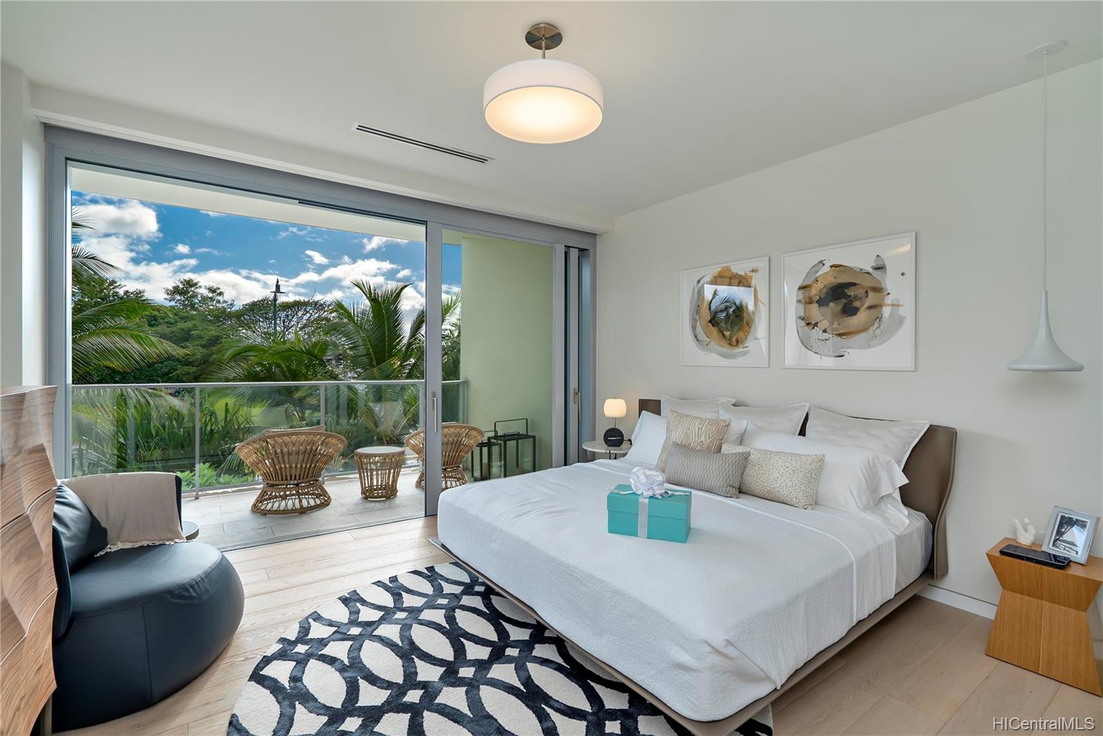 1118 Ala Moana Boulevard  Unit Villa 4