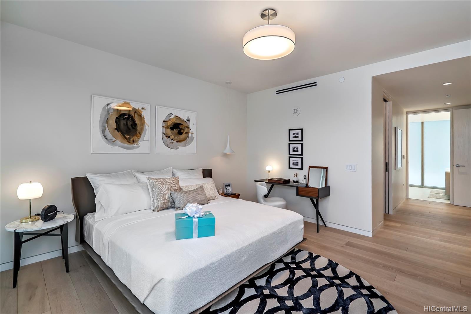 1118 Ala Moana Boulevard  Unit Villa 4