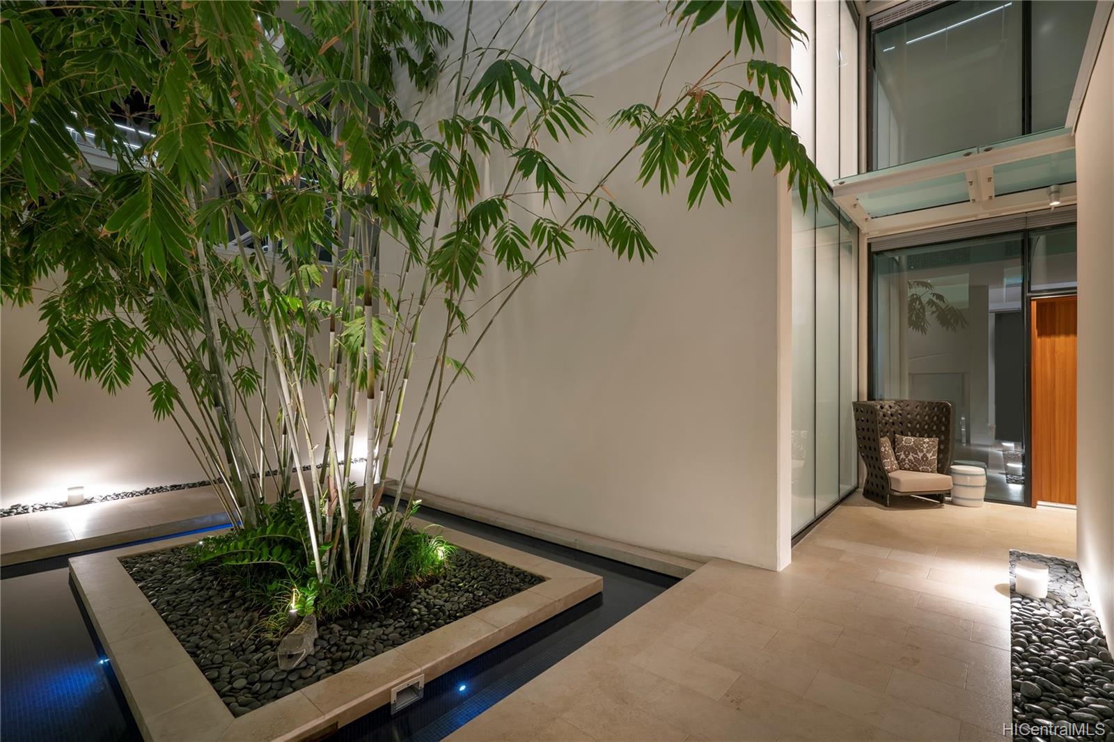 1118 Ala Moana Boulevard  Unit Villa 4