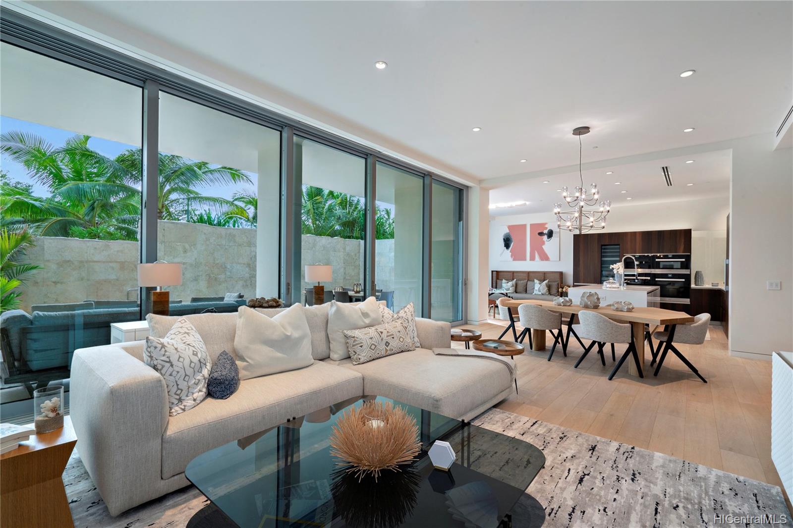 1118 Ala Moana Boulevard  Unit Villa 4