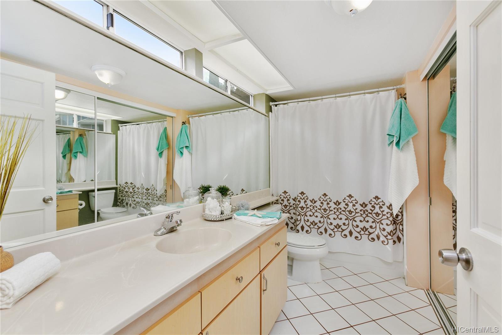 95-270 Waikalani Drive  Unit C204
