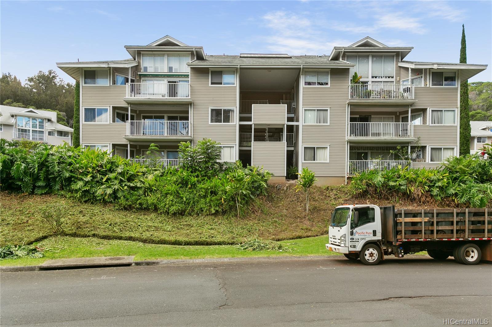 95-270 Waikalani Drive  Unit C204
