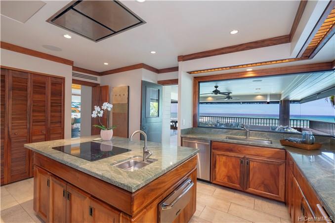 3165 Diamond Head Road  Unit 4