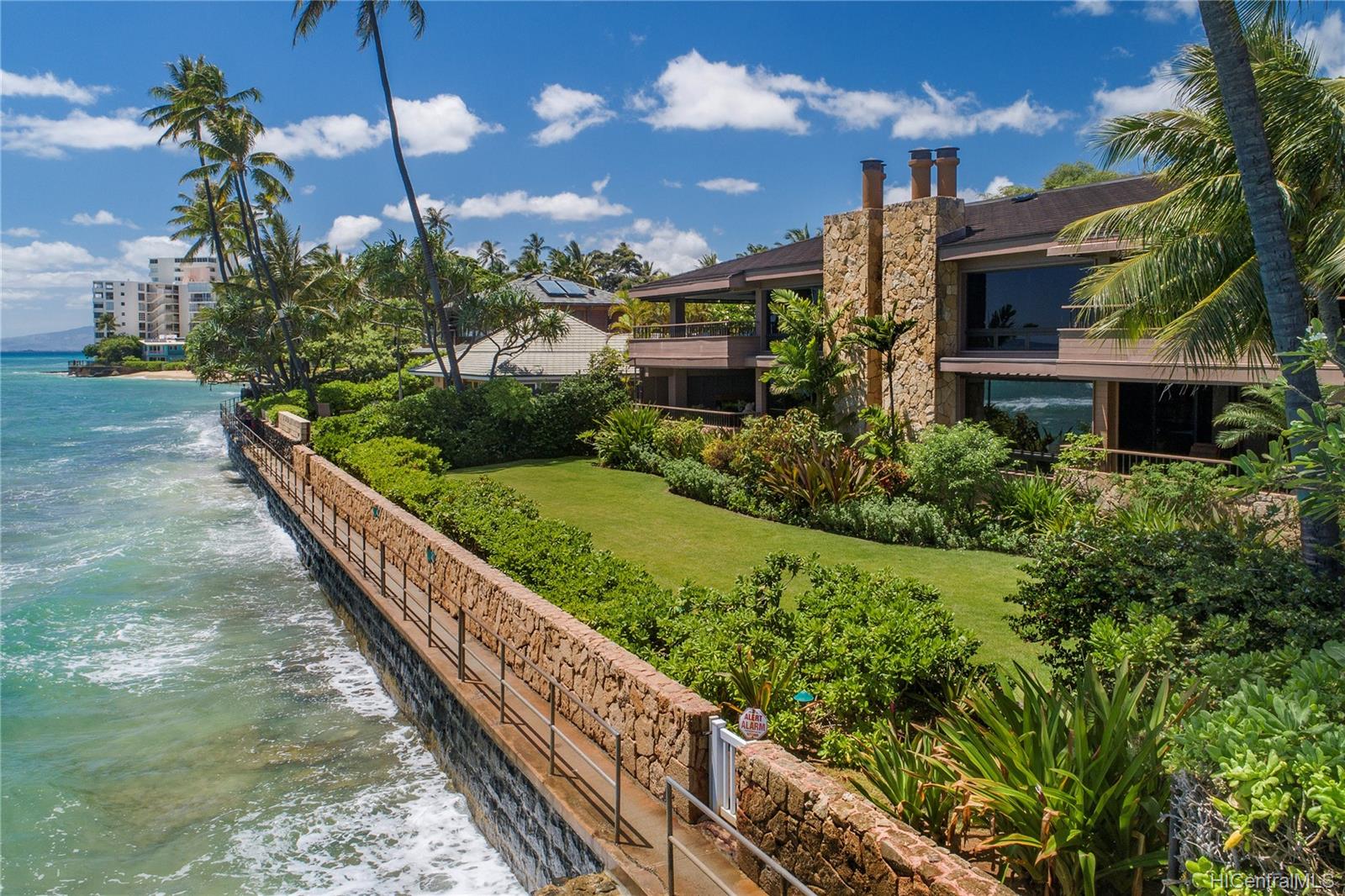 3165 Diamond Head Road  Unit 4