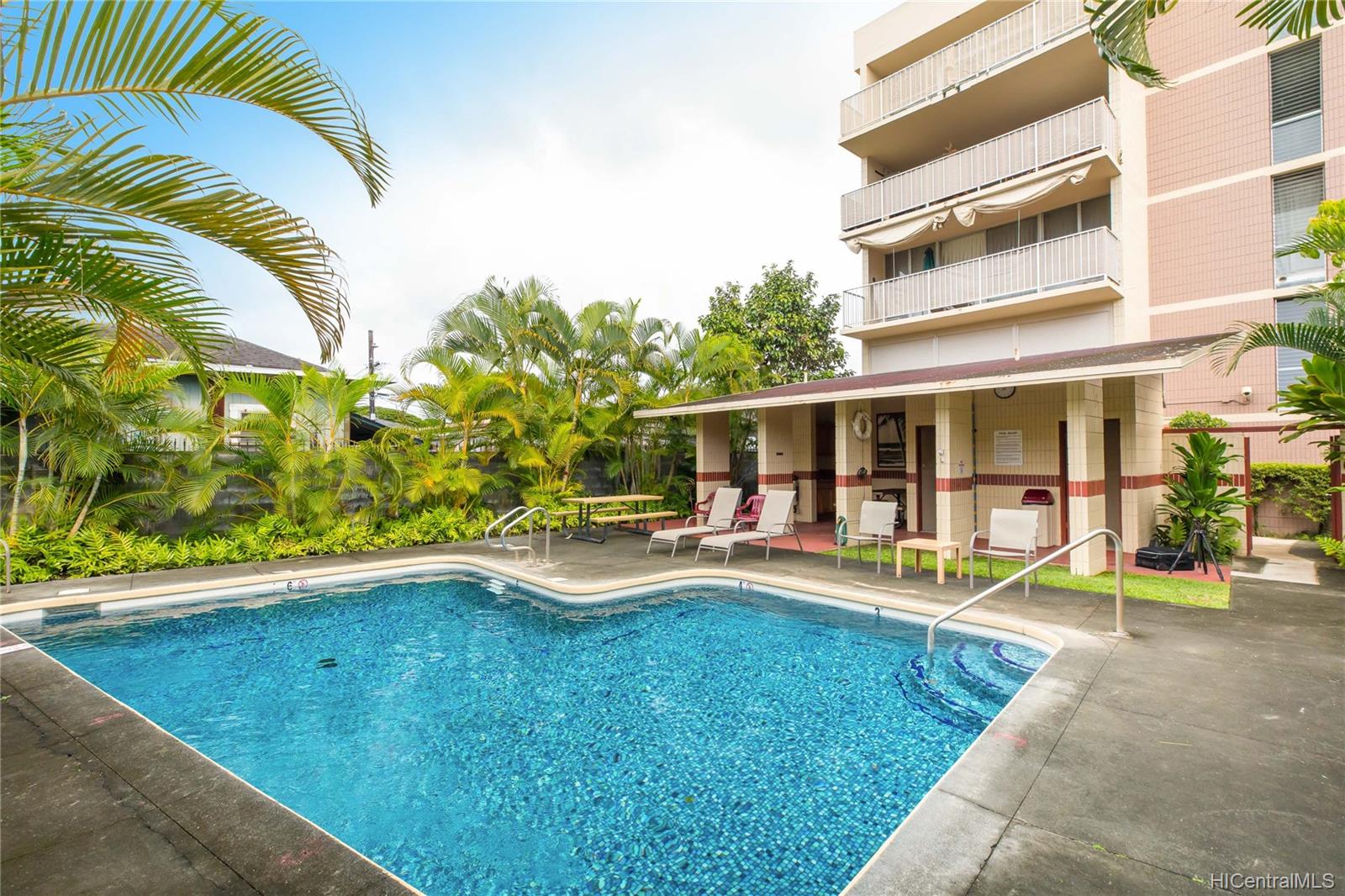 1634 Nuuanu Avenue Unit 303 1634 Nuuanu Avenue Unit 303