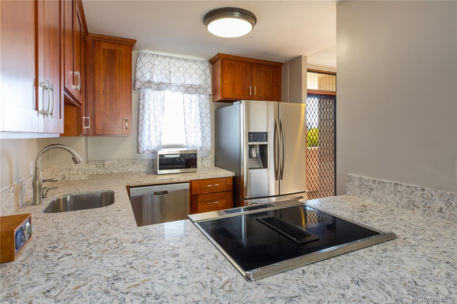 1634 Nuuanu Avenue  Unit 303