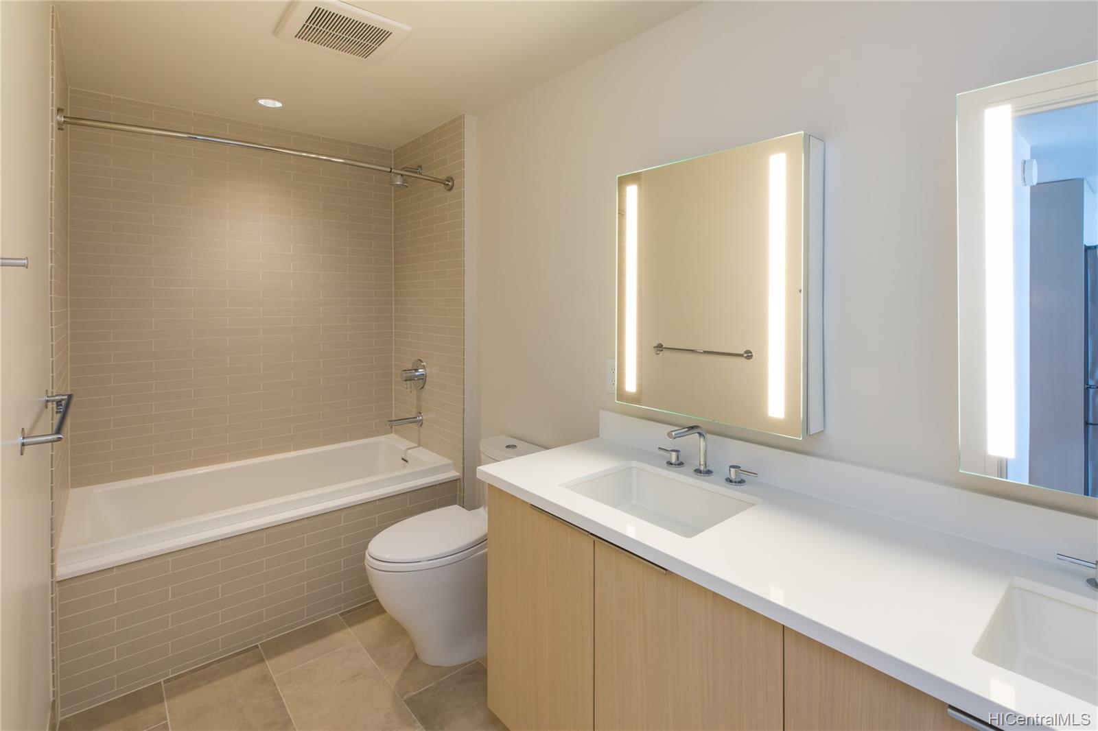 1001 Queen Street  Unit 3403