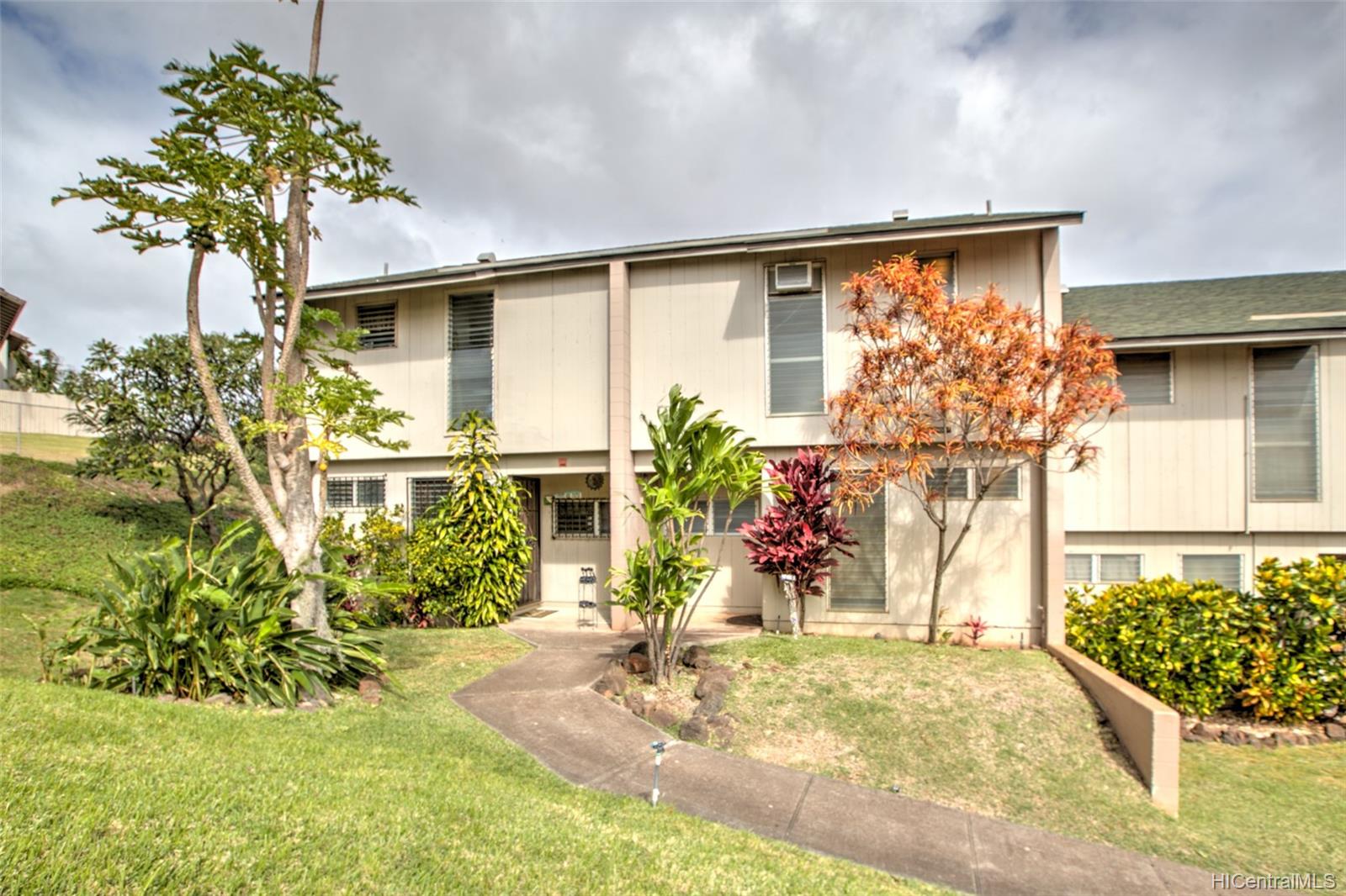 Makakilo Gardens 2 92751 Makakilo Drive Unit 45 Kapolei HI 96707 sold