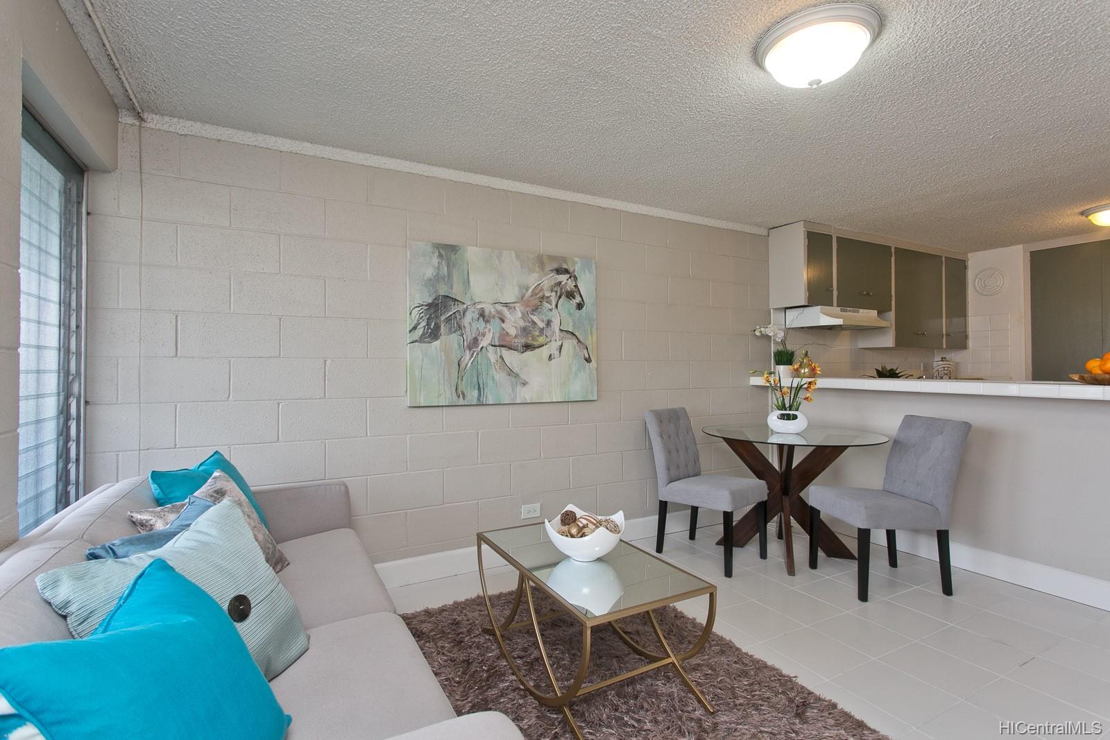 2501 Coyne Street  Unit 205