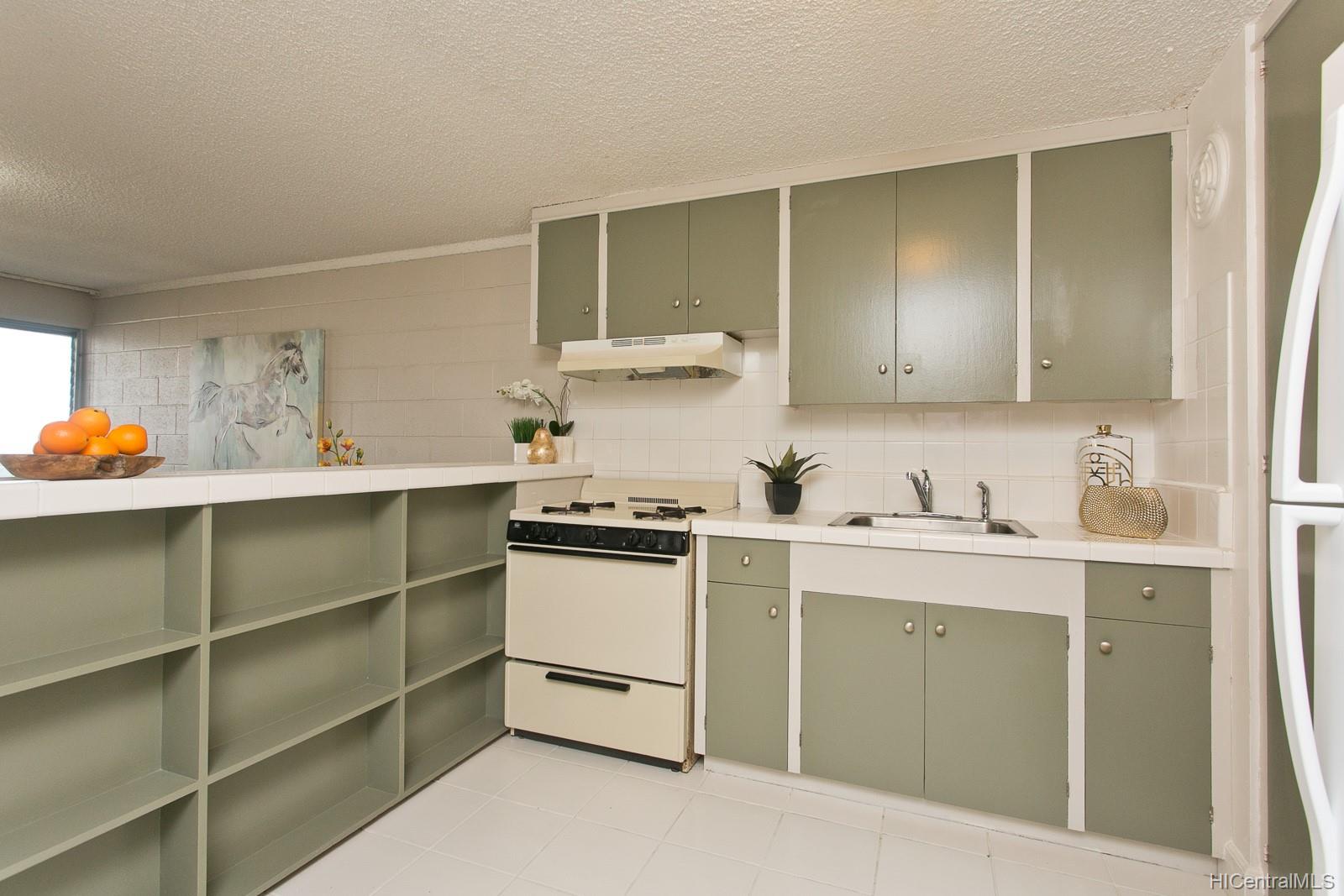 2501 Coyne Street  Unit 205
