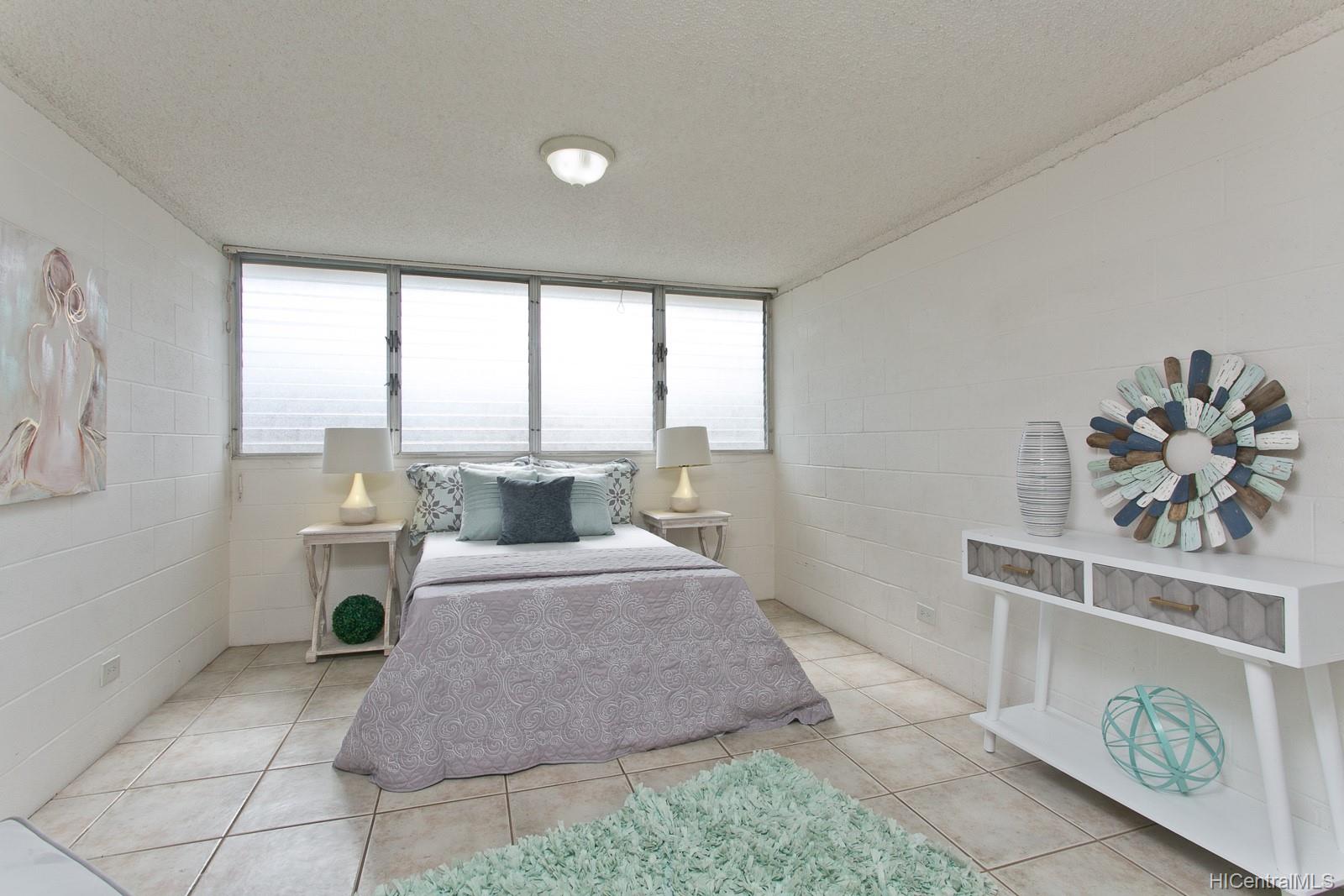 2501 Coyne Street  Unit 205