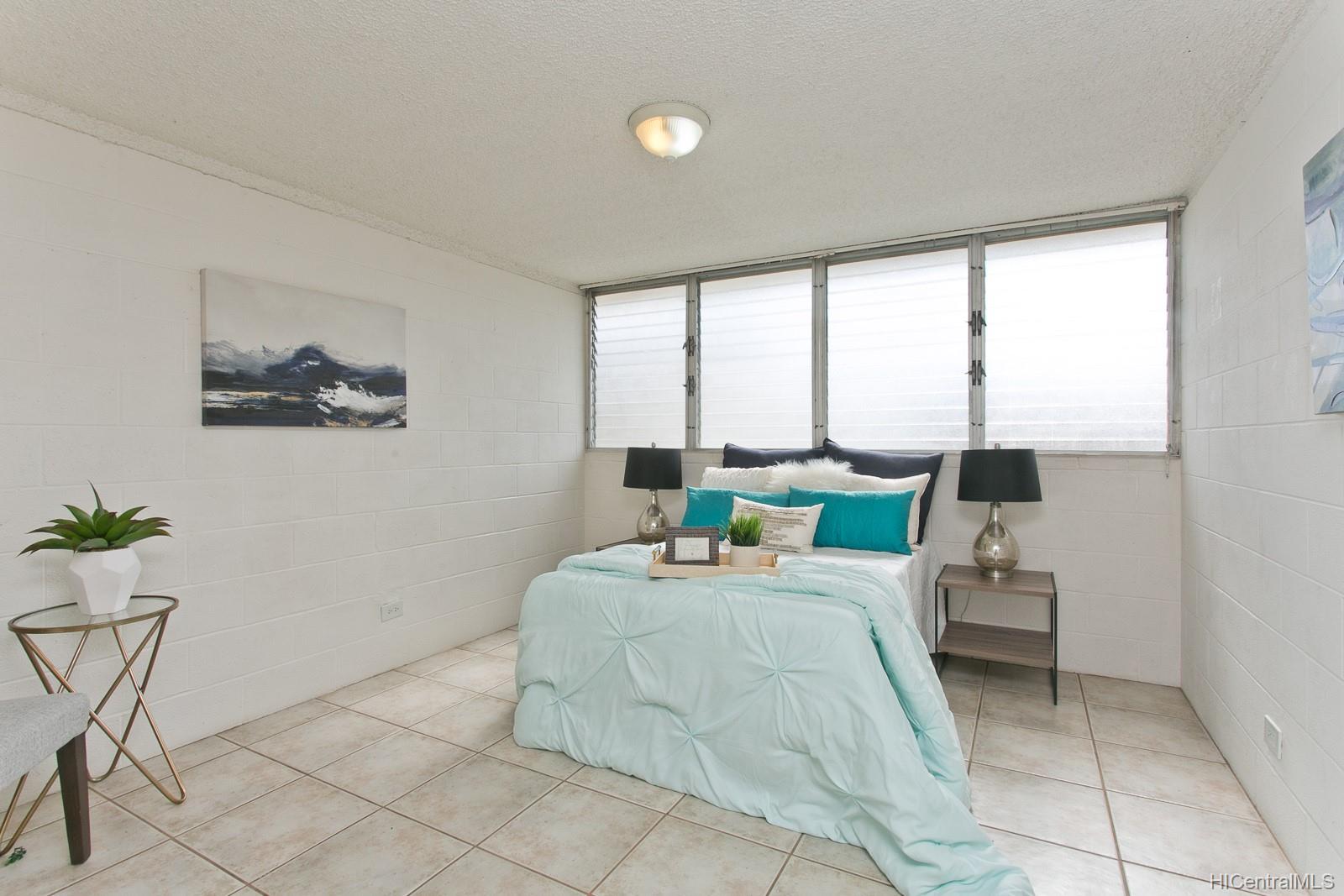 2501 Coyne Street  Unit 205