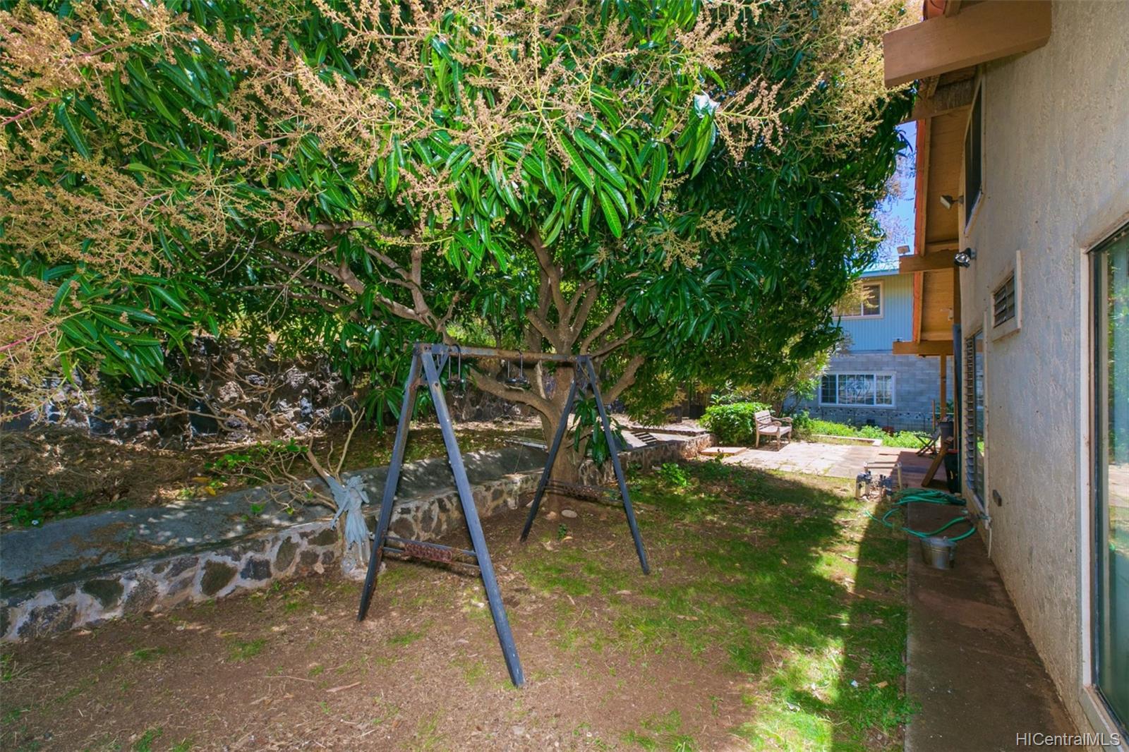 1244 Mokuhano Street