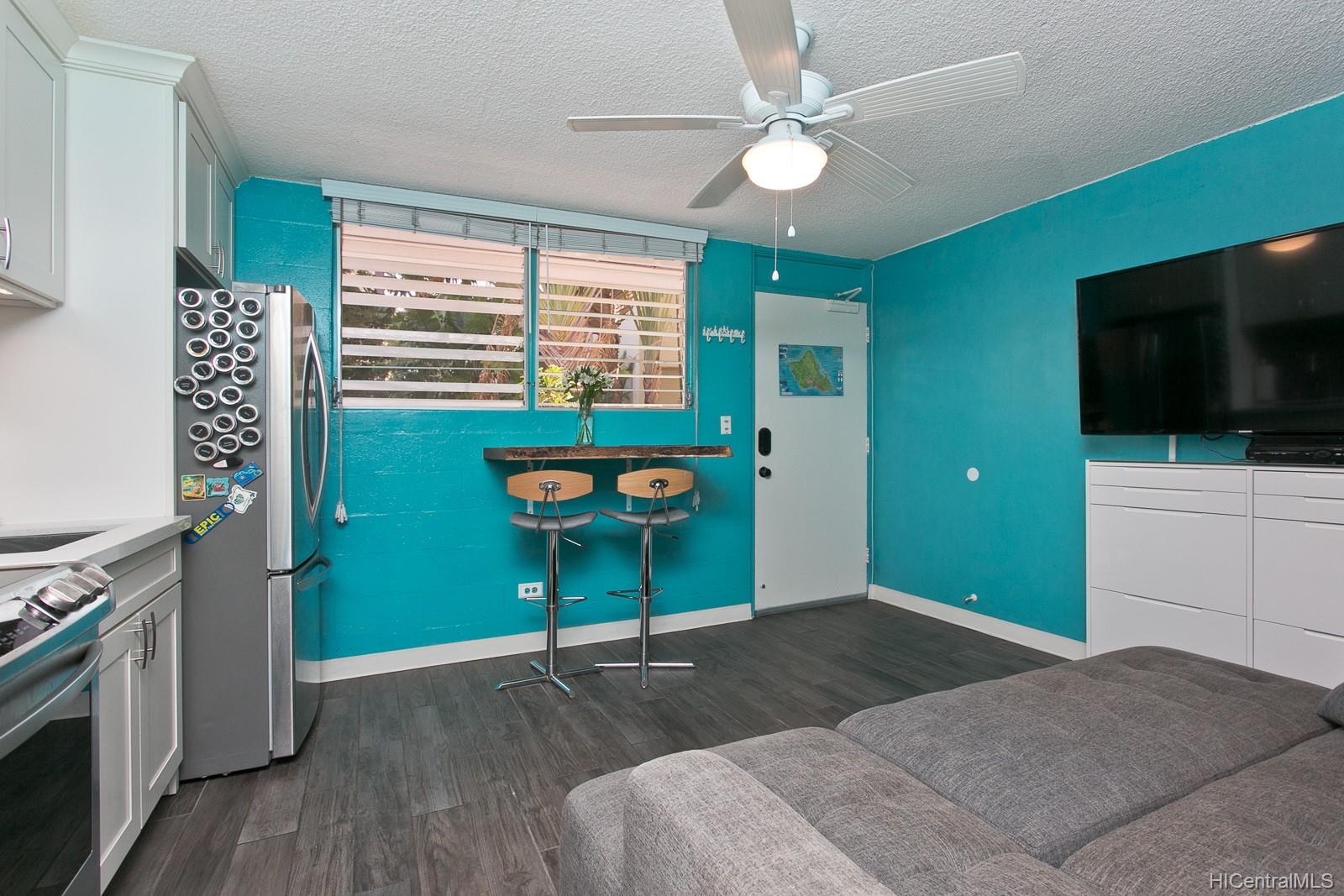 236 Liliuokalani Avenue  Unit 102