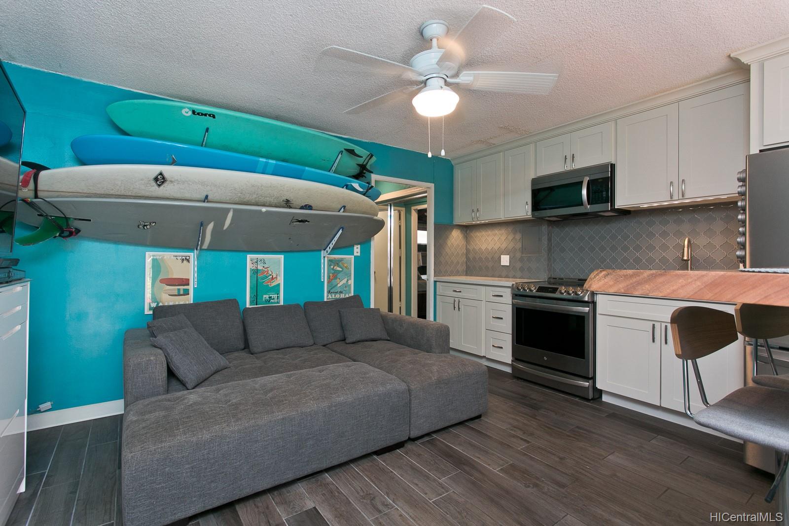 236 Liliuokalani Avenue  Unit 102