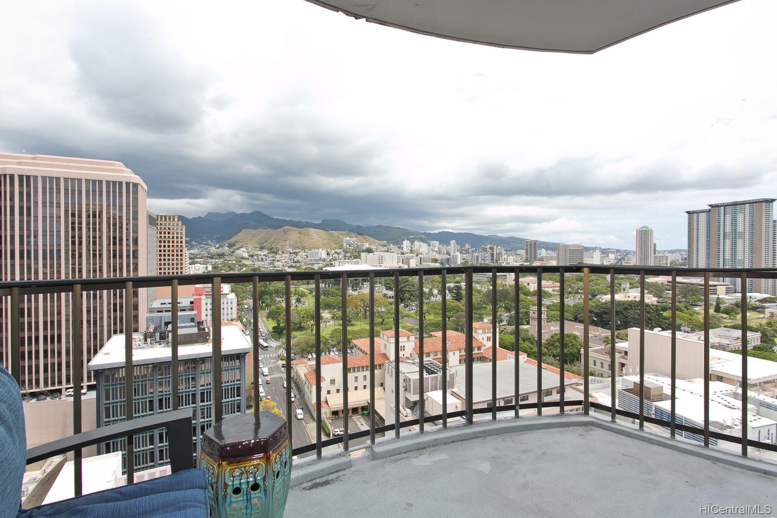 700 Richards Street  Unit 2206