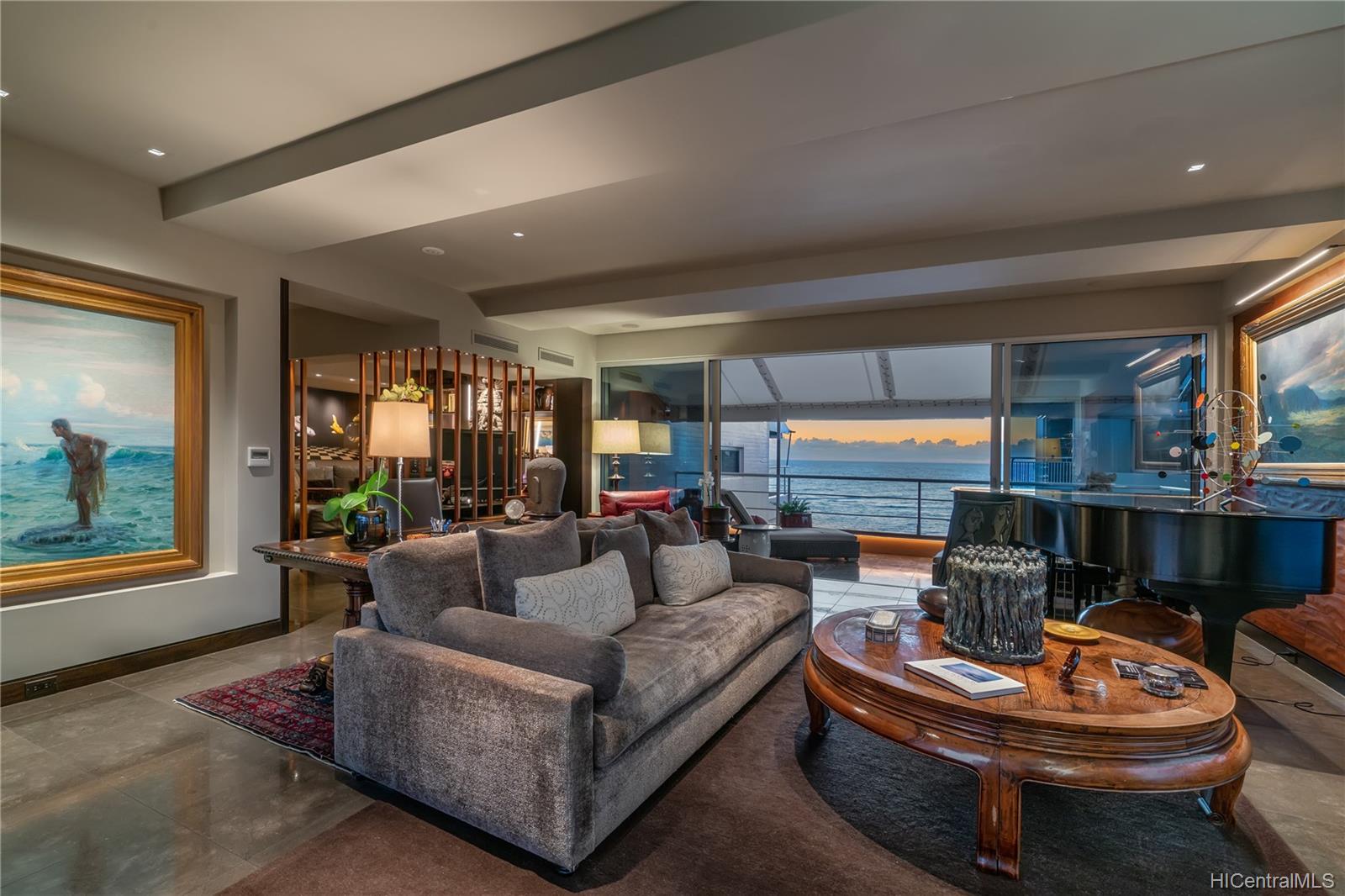 2979 Kalakaua Avenue  Unit 904