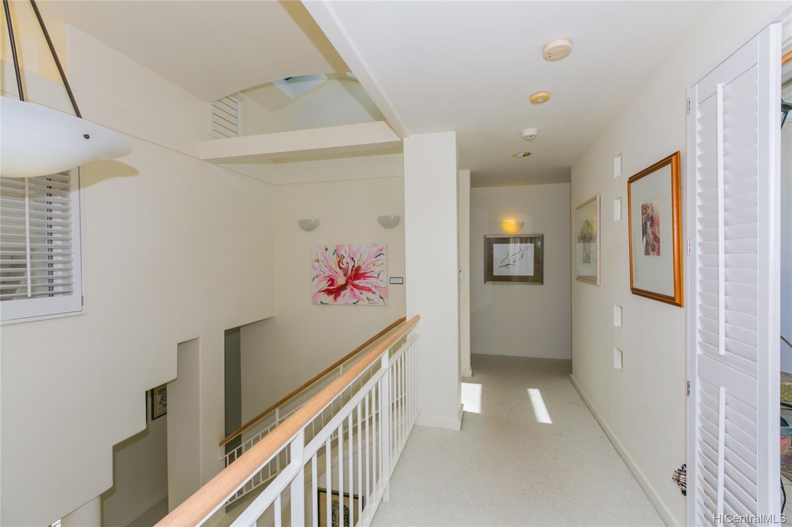 542 Ahina Street