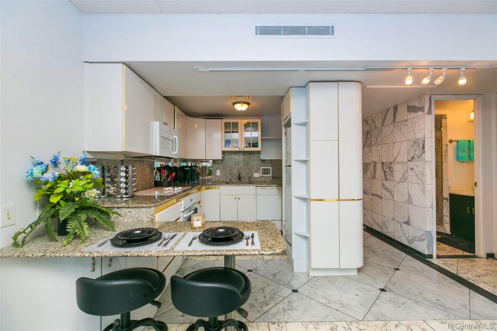 225 Queen Street  Unit 23E