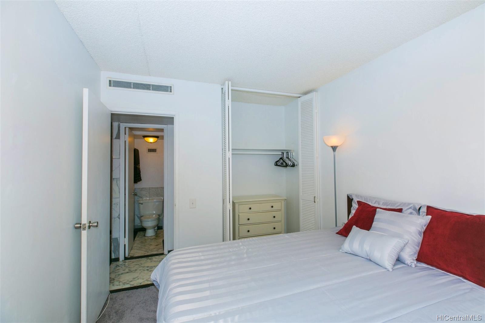 225 Queen Street  Unit 23E
