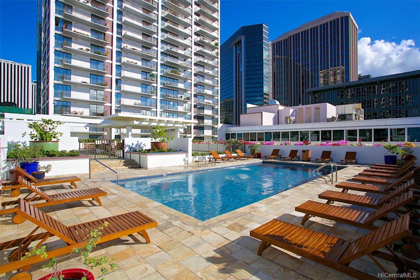 225 Queen Street  Unit 23E