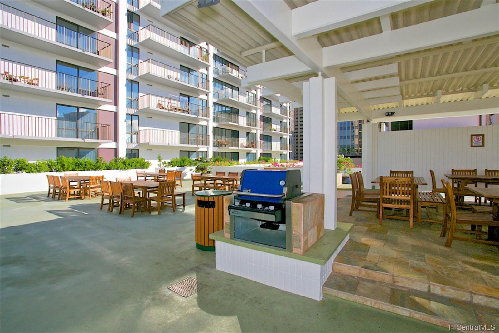 225 Queen Street  Unit 23E
