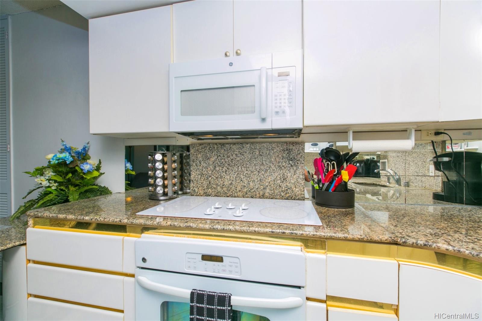 225 Queen Street  Unit 23E