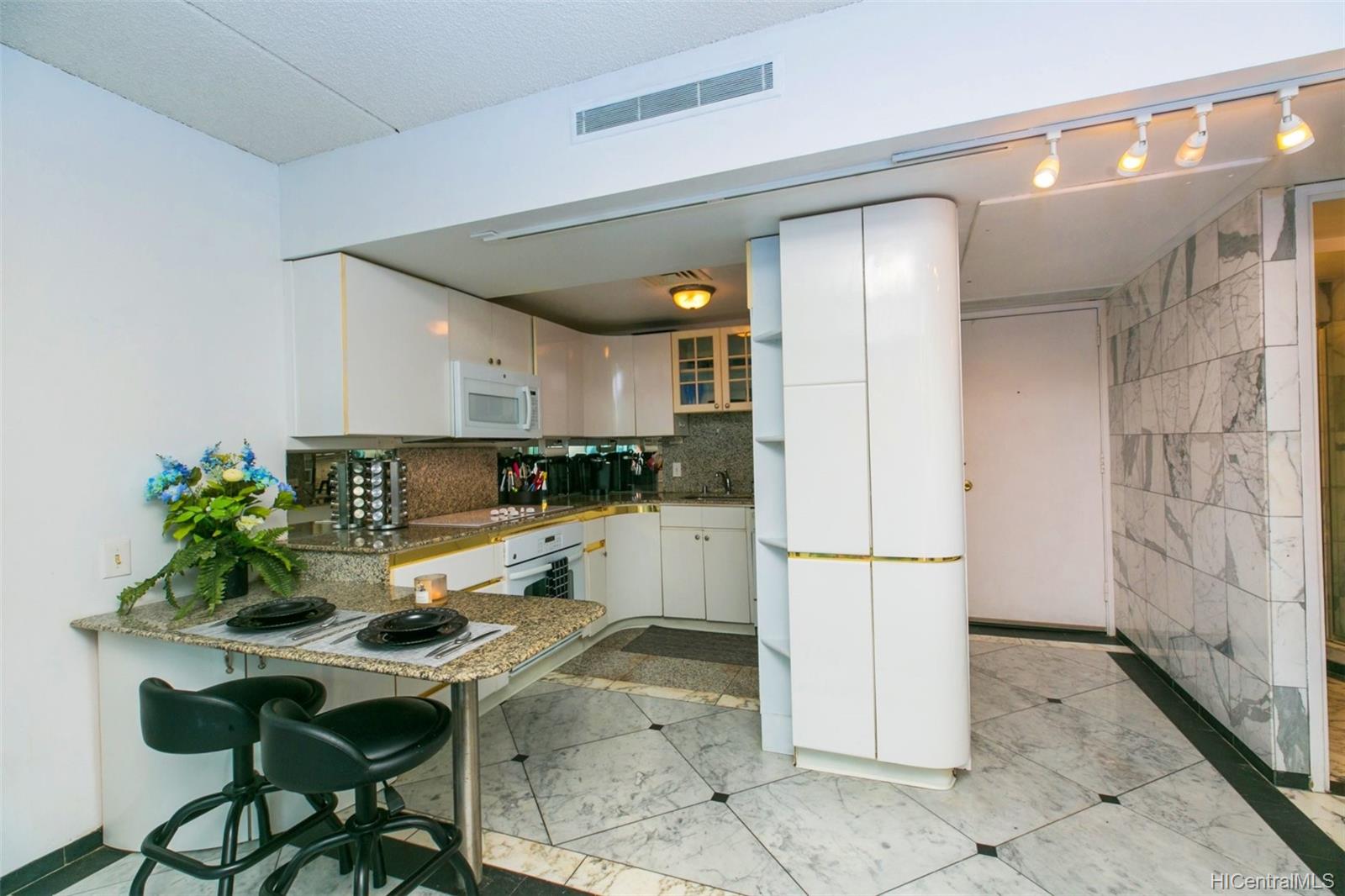 225 Queen Street  Unit 23E
